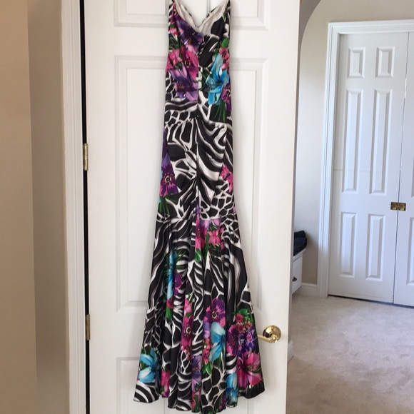 Cache zebra and floral gown - Picture 6 of 7